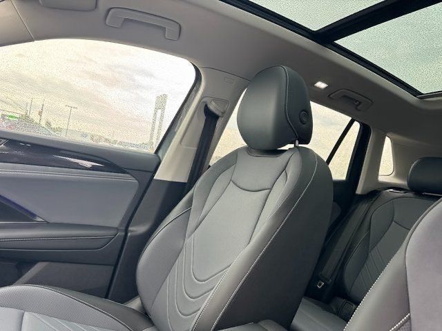2025 Volkswagen Tiguan SE photo 19