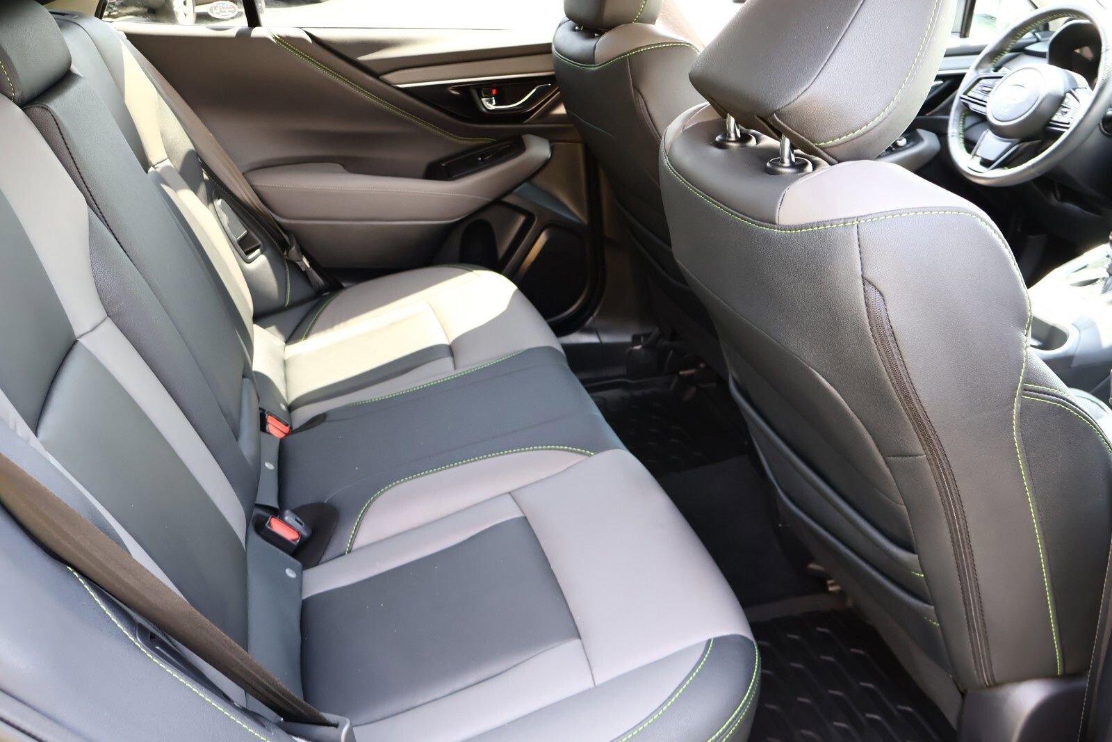2024 Subaru Outback Onyx Edition photo 5