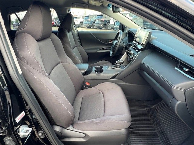 2021 Toyota Venza LE photo 18