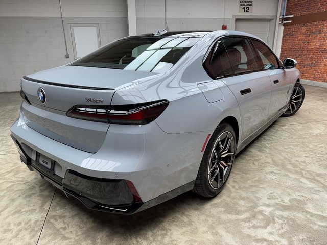 2025 Bmw 740i xDrive photo 4