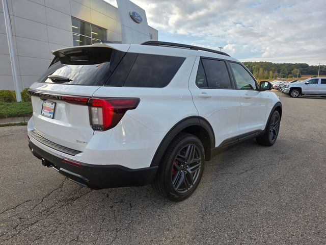 2025 Ford Explorer ST-Line photo 33