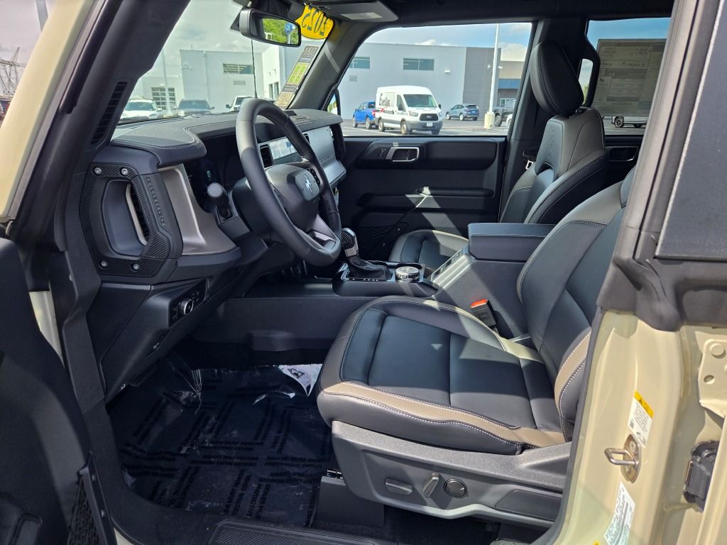 2025 Ford Bronco Outer Banks photo 16