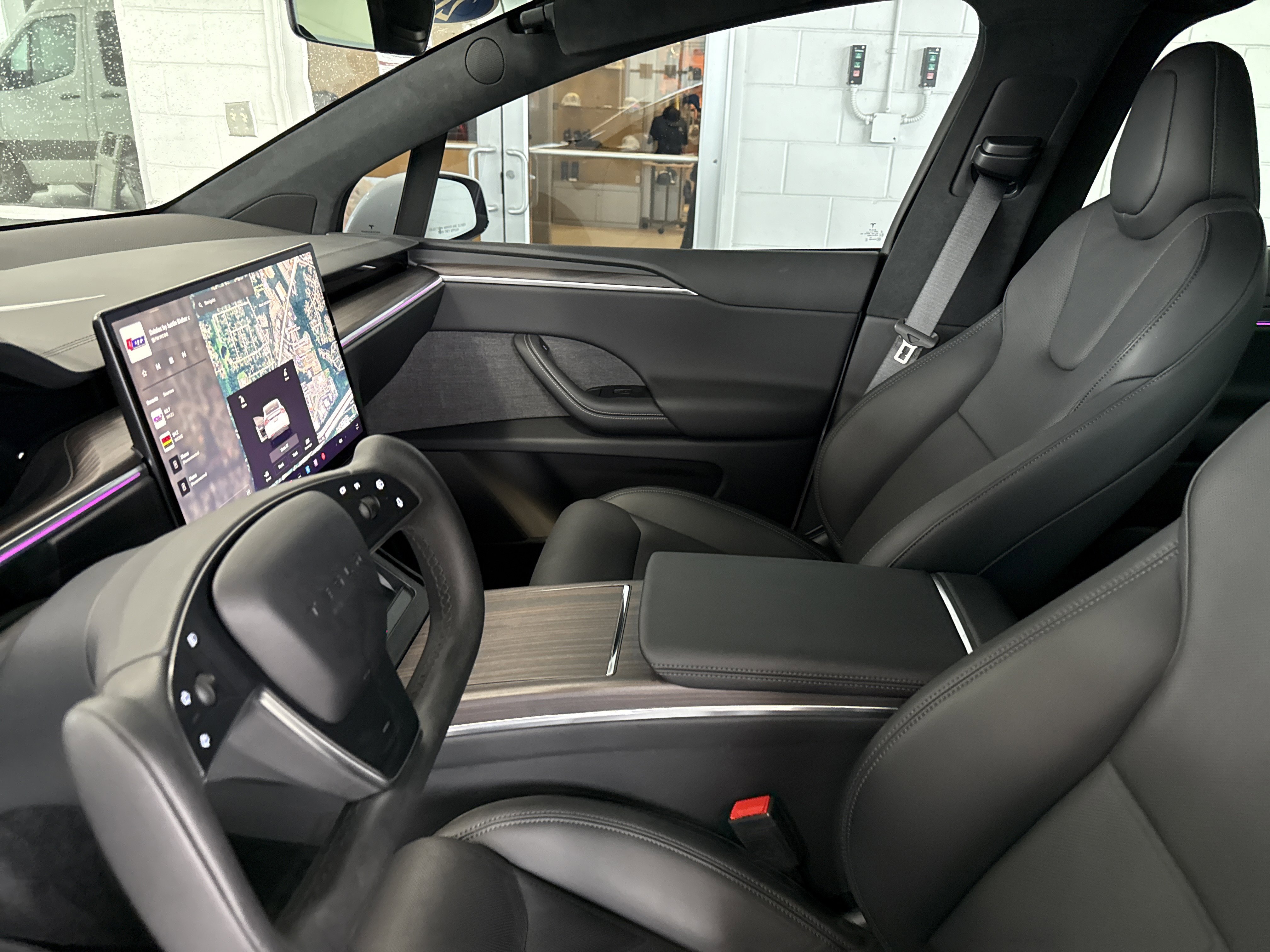 2025 Tesla Model X photo 4