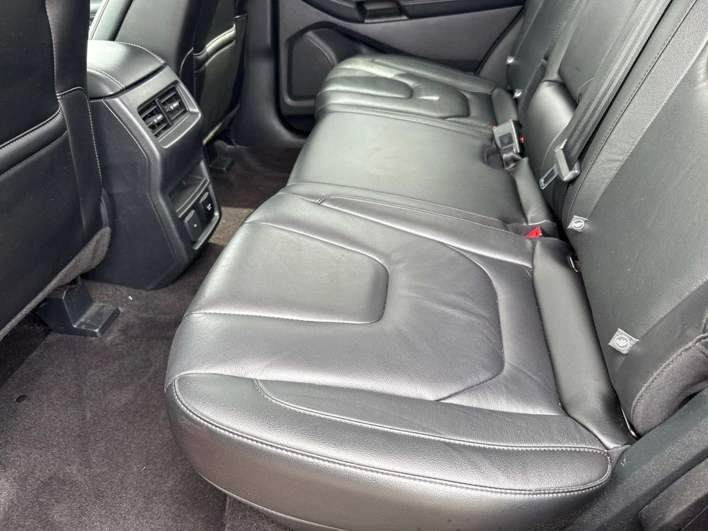 2020 Ford Edge Titanium photo 13