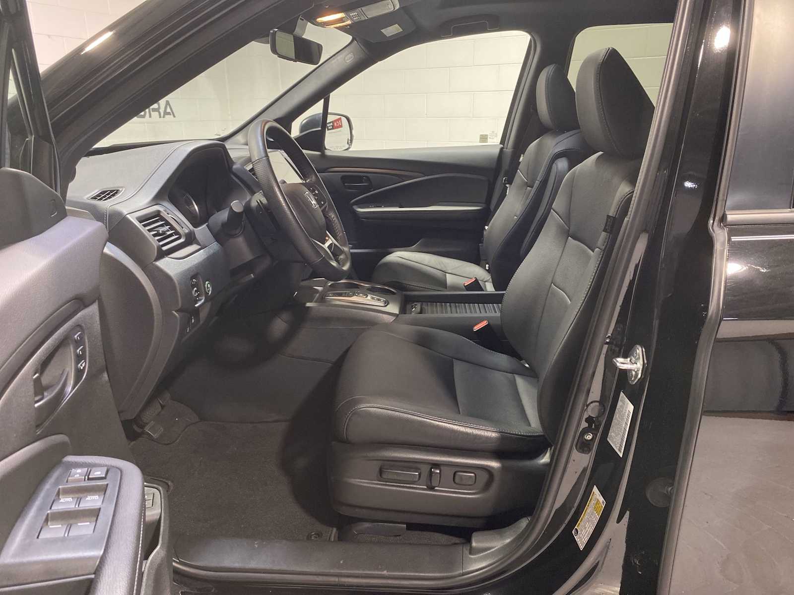 2023 Honda Passport EX-L photo 2