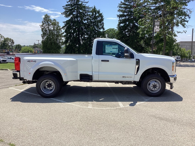 2025 Ford F-350 photo 8