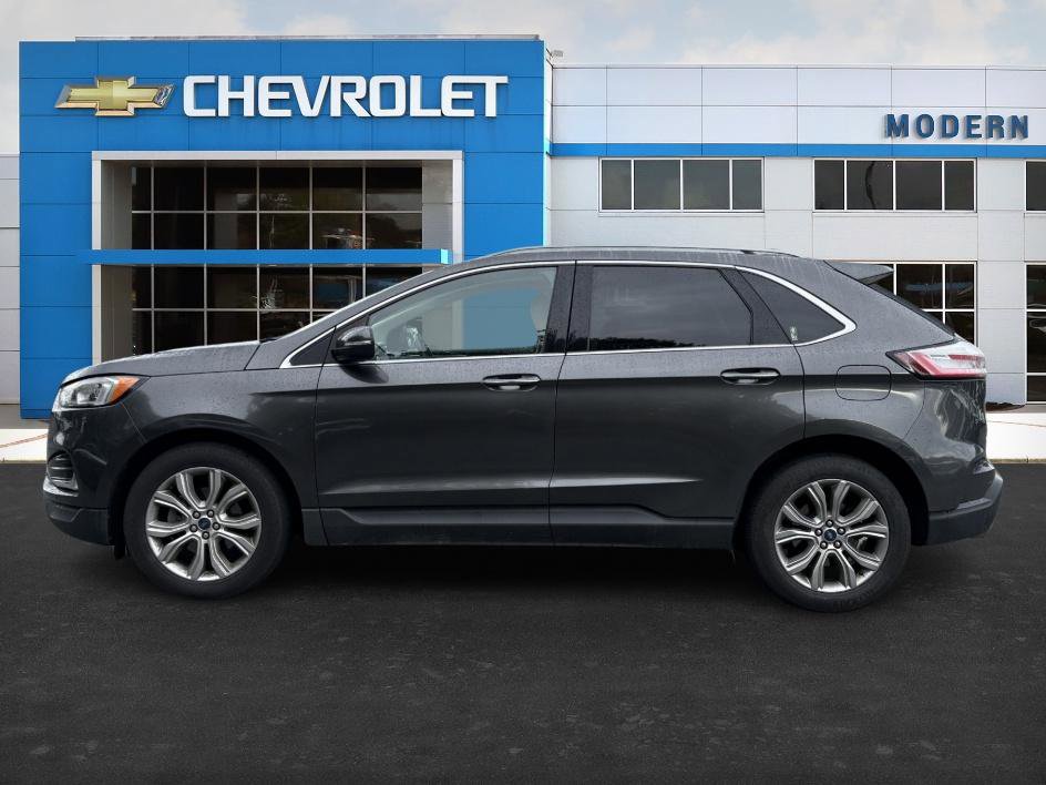 2020 Ford Edge Titanium photo 2