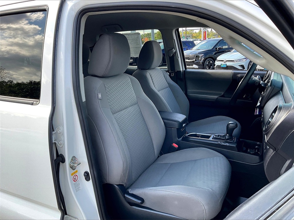 2020 Toyota Tacoma SR photo 10
