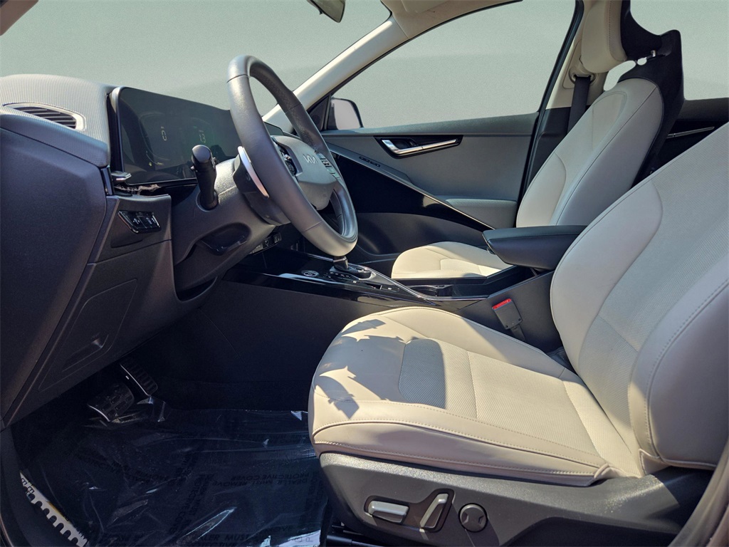 2023 Kia Niro EX Touring photo 14