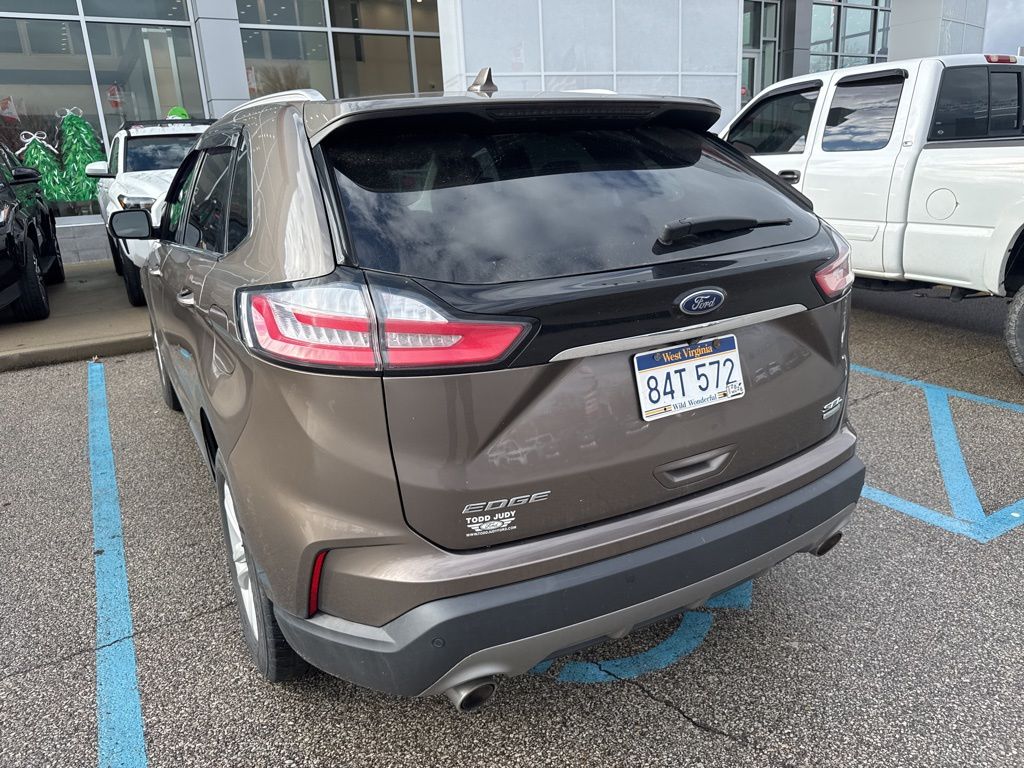 2019 Ford Edge SEL photo 4