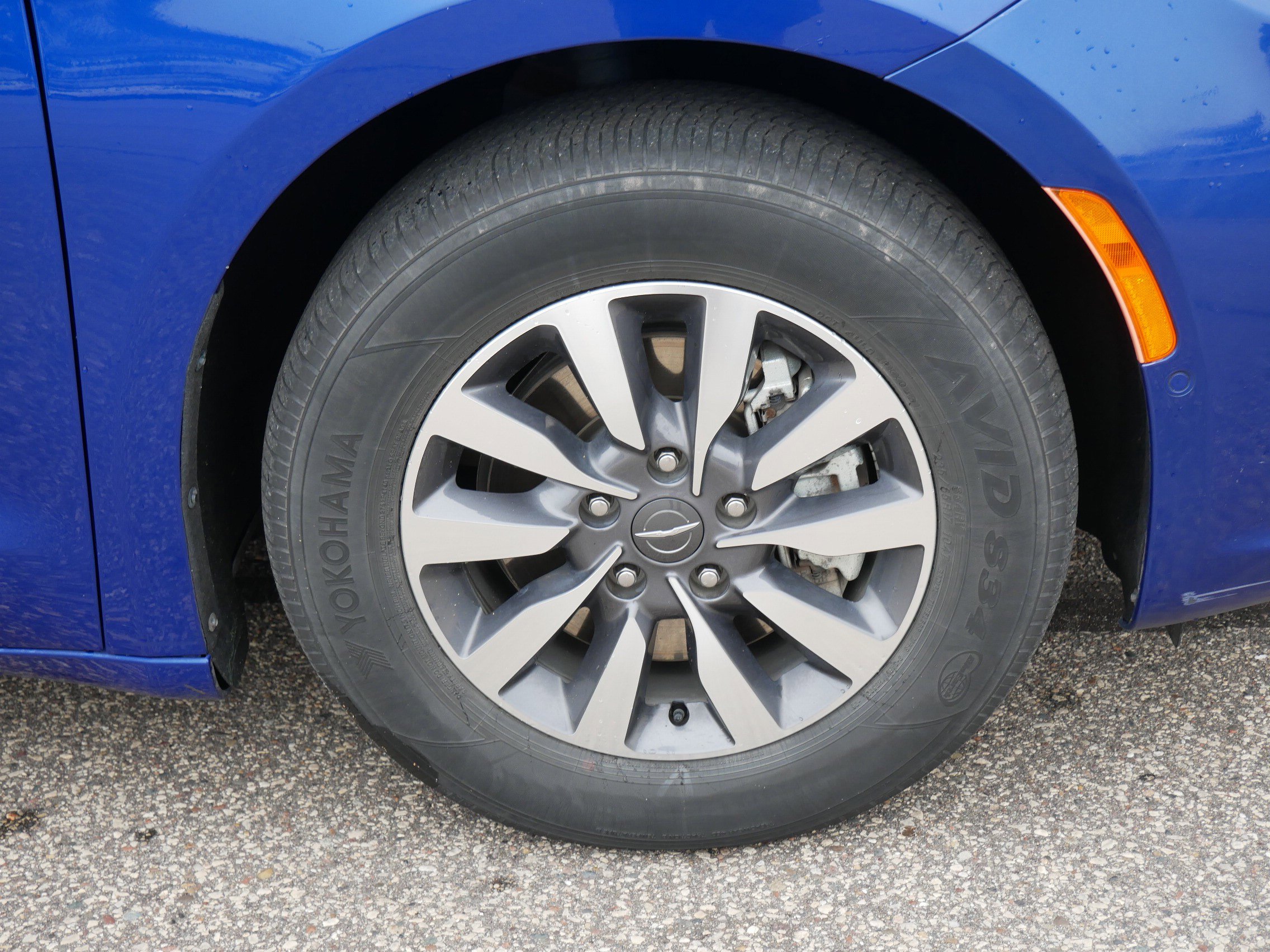 2021 Chrysler Pacifica Hybrid Touring L photo 8