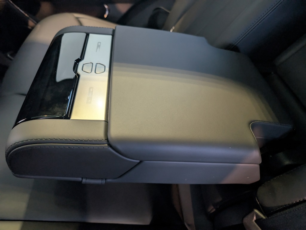 2025 Land Rover Range Rover Sport SE photo 16