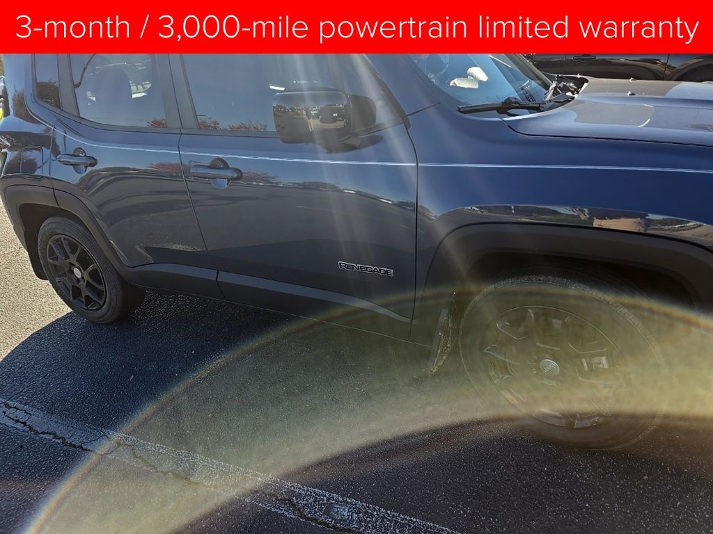 2019 Jeep Renegade Latitude photo 2