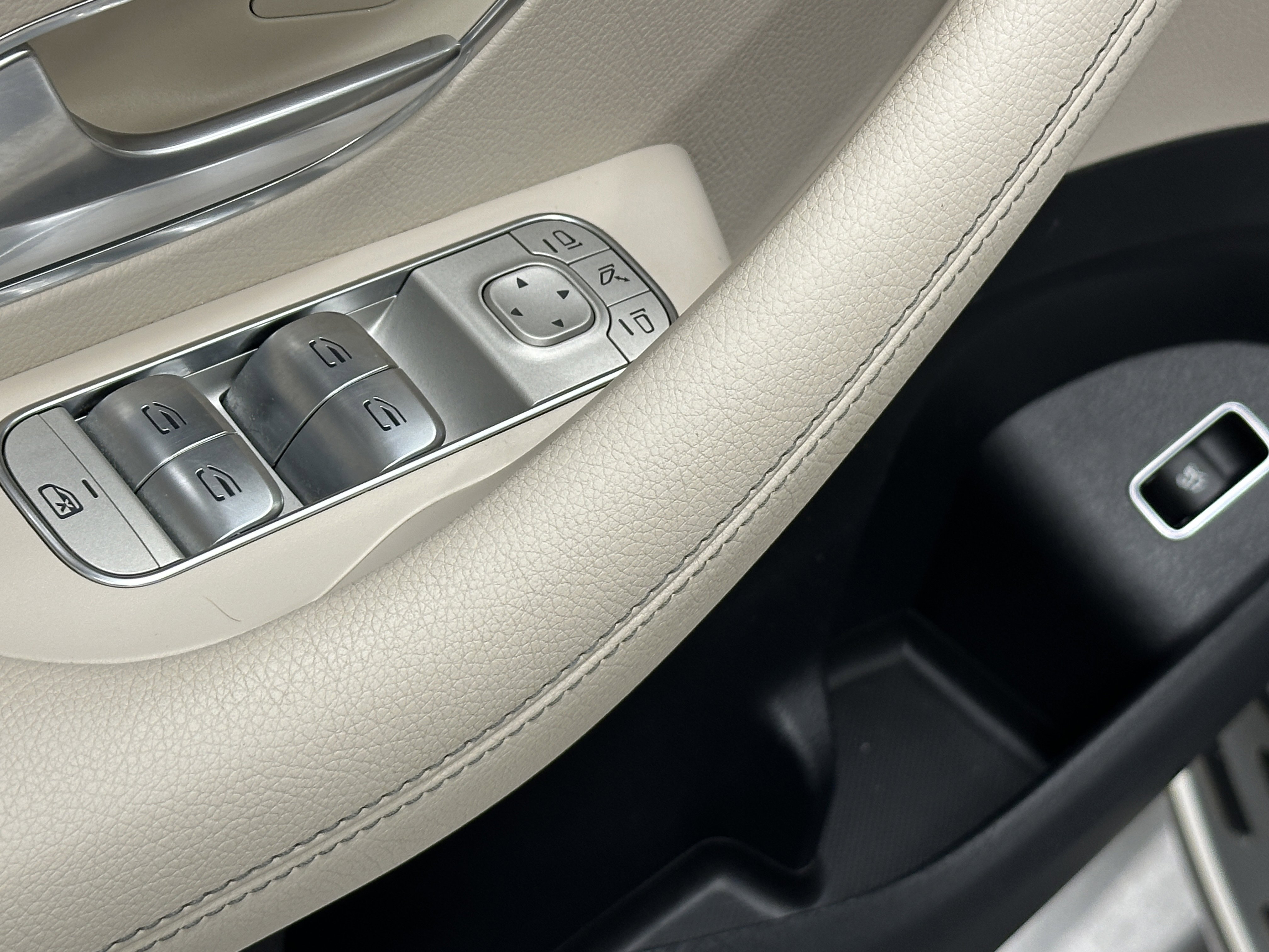2022 Mercedes Benz GLE 450 4MATIC photo 6