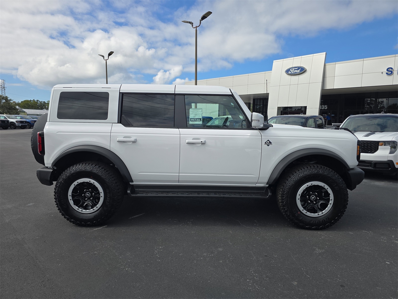 2025 Ford Bronco Outer Banks photo 3