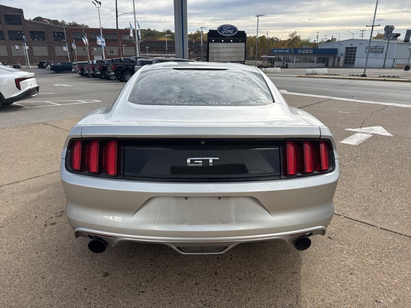 2015 Ford Mustang GT photo 4
