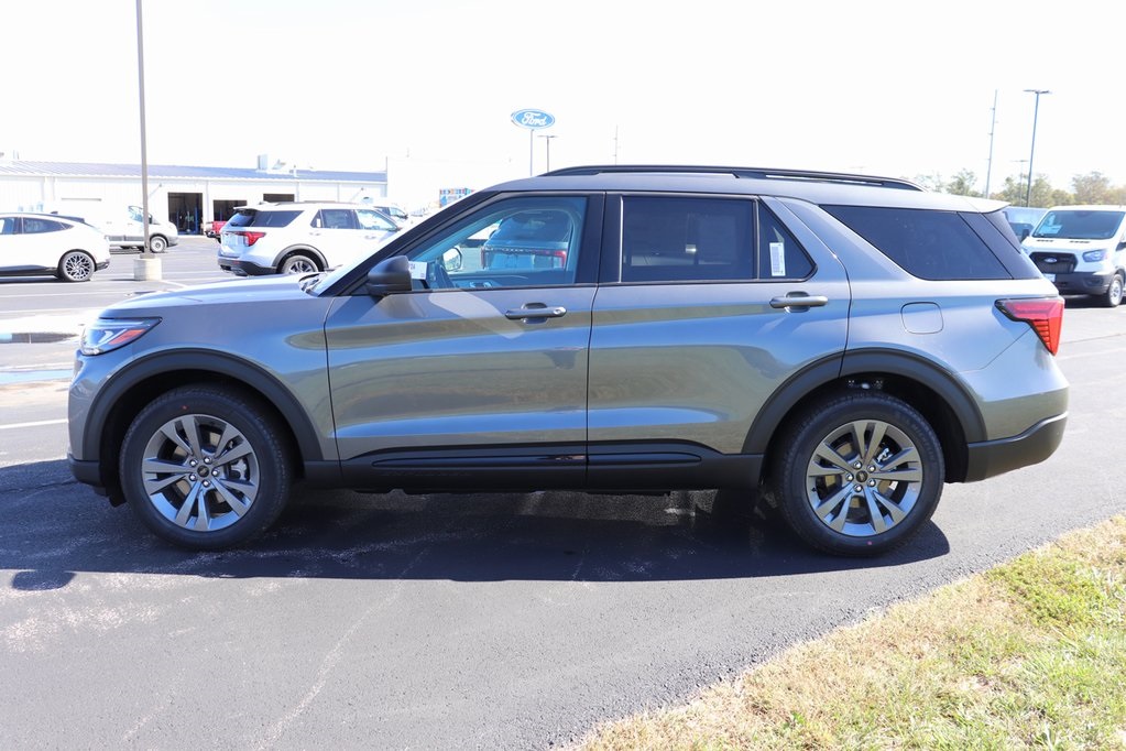 2026 Ford Explorer photo 3