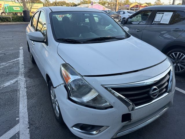 2017 Nissan Versa 1.6 SV photo 2