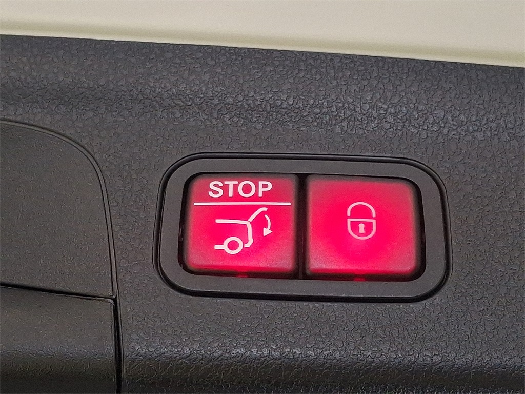 2025 Mercedes Benz GLE 450e 4MATIC photo 30