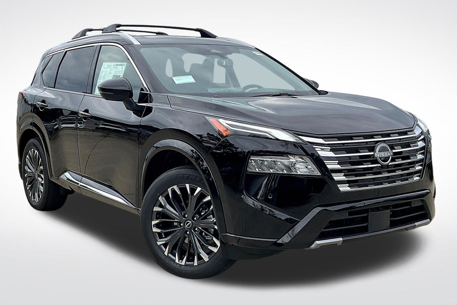 2026 Nissan Rogue Platinum photo 2