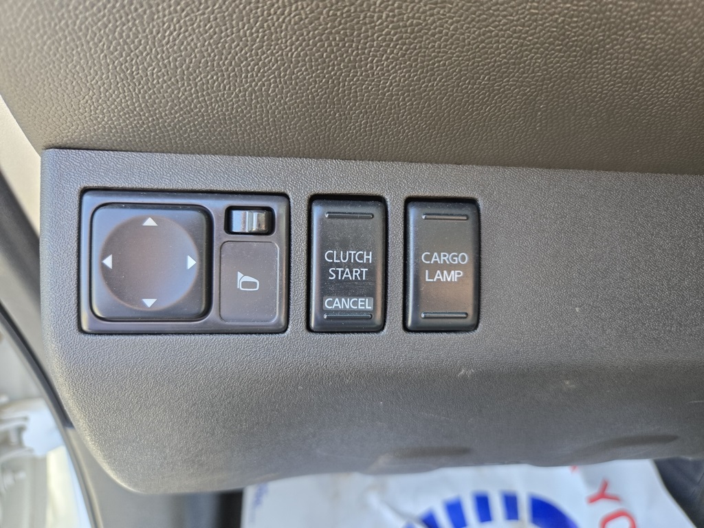 2012 Nissan Frontier PRO-4X photo 10