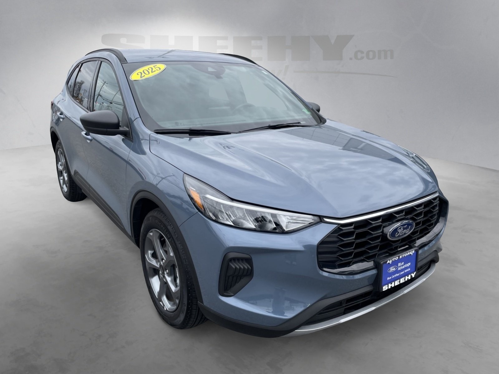 2025 Ford Escape ST-Line photo 2