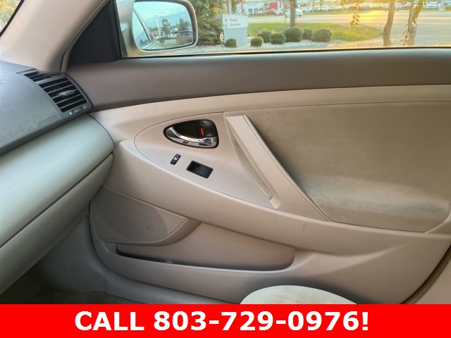 2007 Toyota Camry LE photo 25