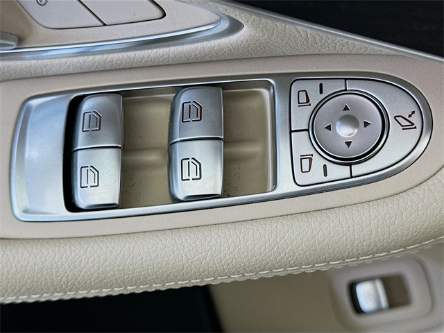 2022 Mercedes Benz C 300 photo 16