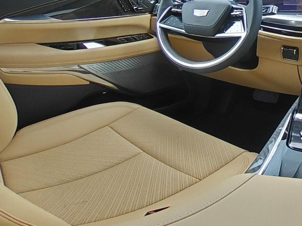 2025 Cadillac Escalade IQ Sport photo 12