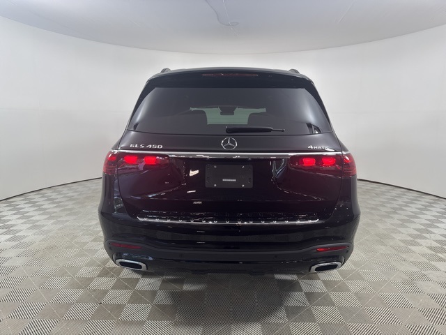 2026 Mercedes Benz GLS 450 4MATIC photo 3