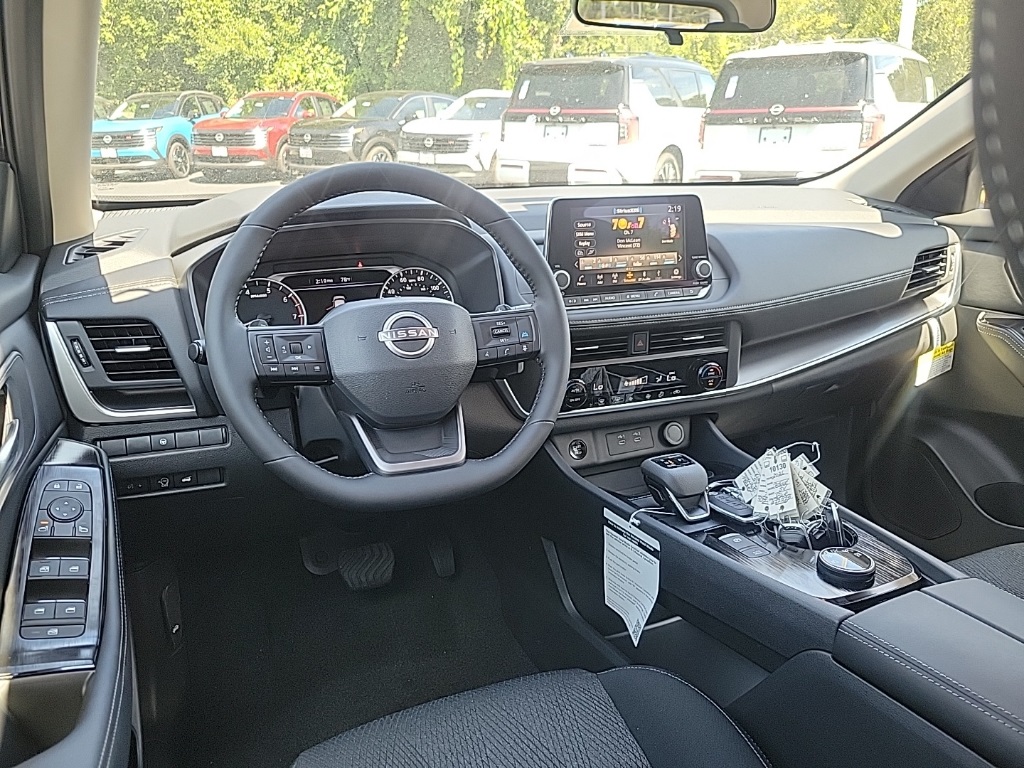 2026 Nissan Rogue SV photo 15