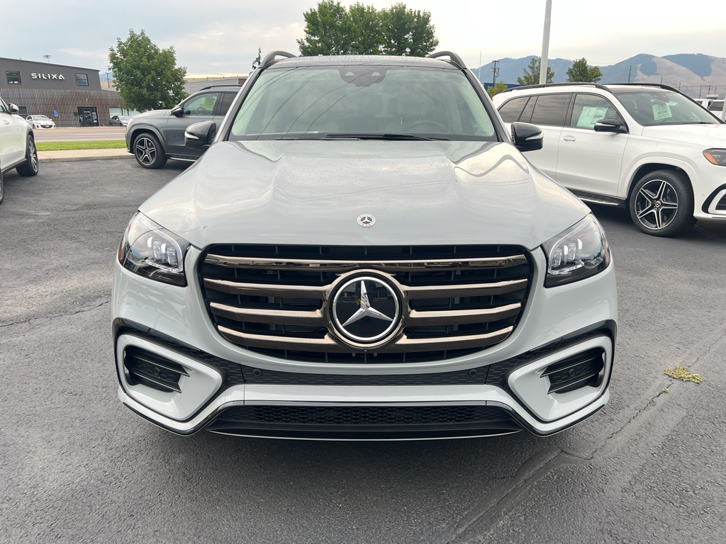 2025 Mercedes Benz GLS 580 4MATIC photo 3