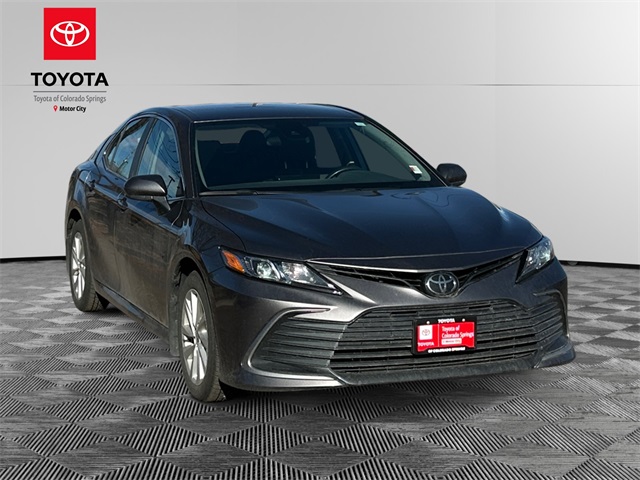 2024 Toyota Camry LE's photo