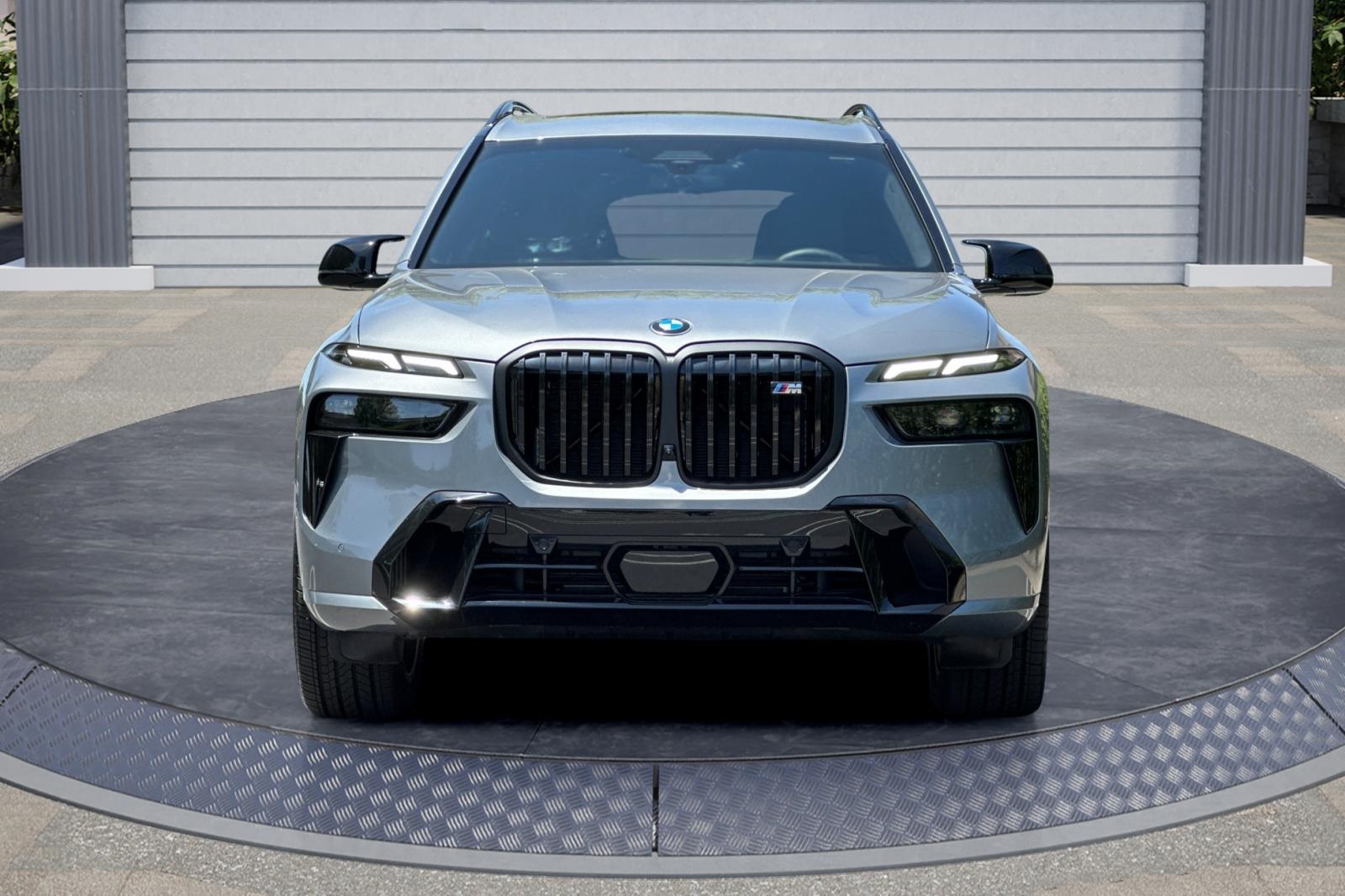 2025 Bmw X7 M60i photo 2