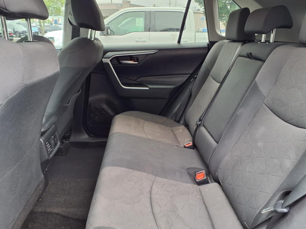 2019 Toyota RAV4 Hybrid XLE photo 11