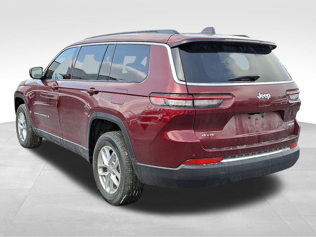 2025 Jeep Grand Cherokee Laredo photo 4