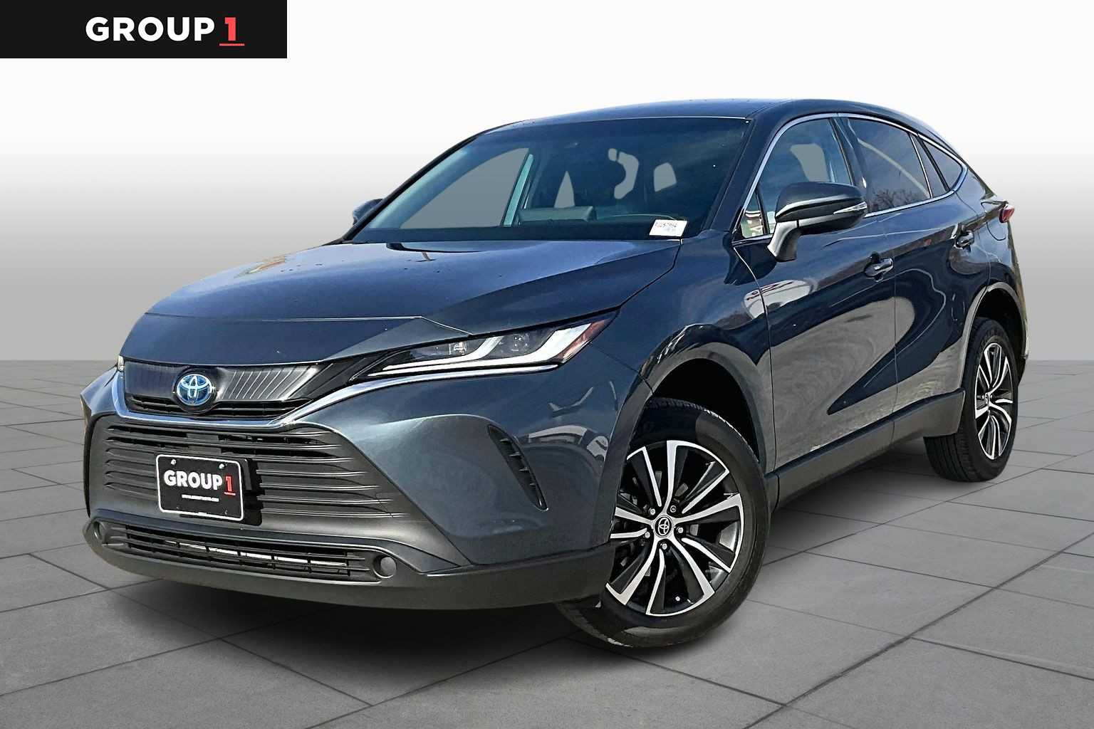 2024 Toyota Venza LE's photo
