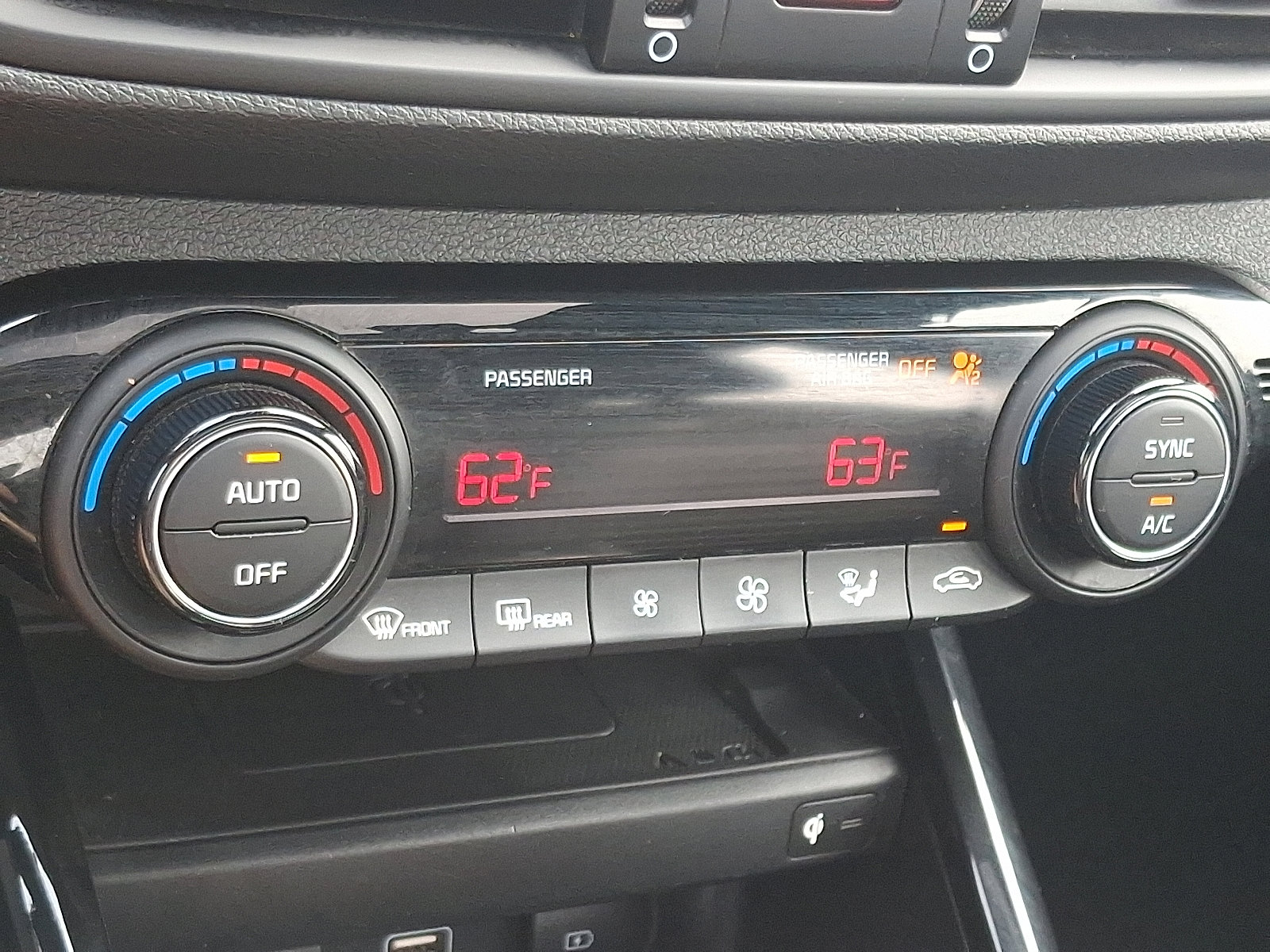 2022 Kia Forte GT-Line photo 16