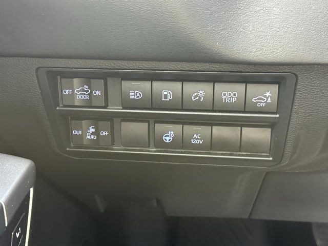 2023 Toyota Tundra Platinum photo 16