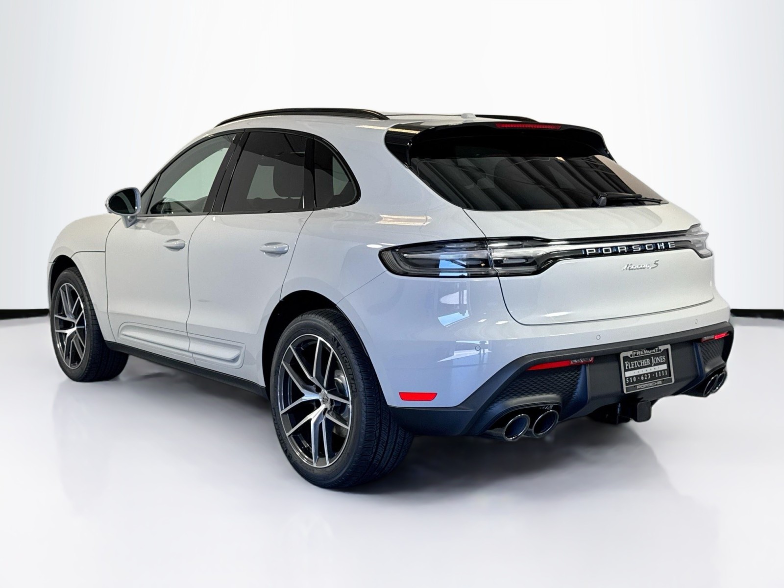 2025 Porsche Macan S photo 2