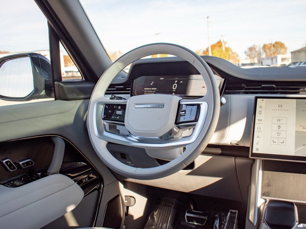2025 Land Rover Range Rover SV photo 11