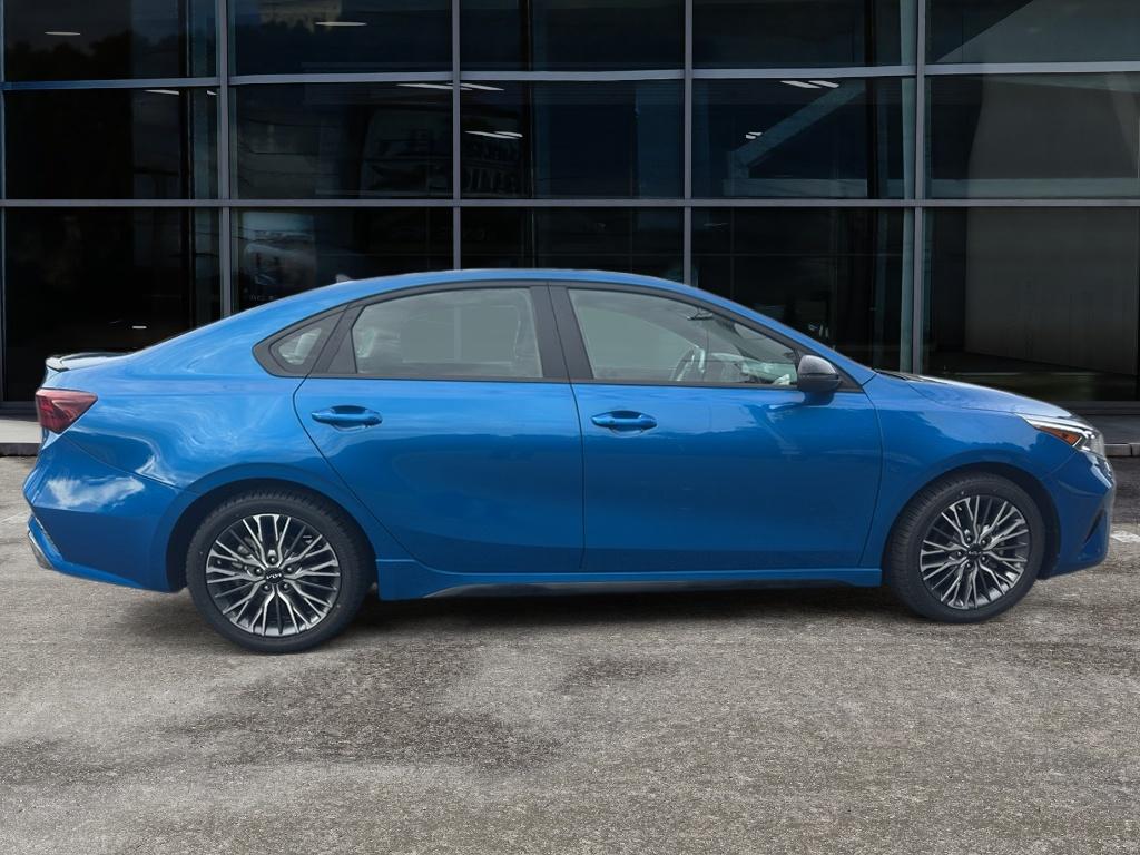 2022 Kia Forte GT-Line photo 4