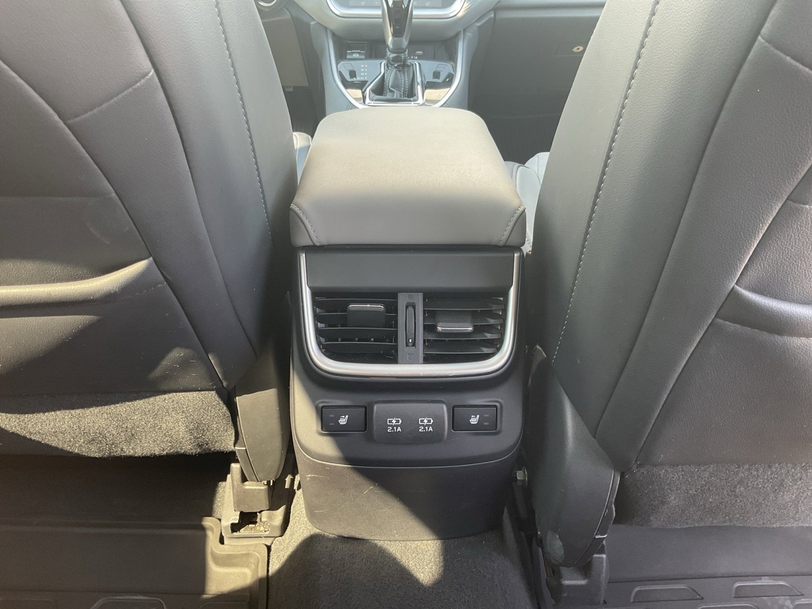 2020 Subaru Outback Limited photo 6