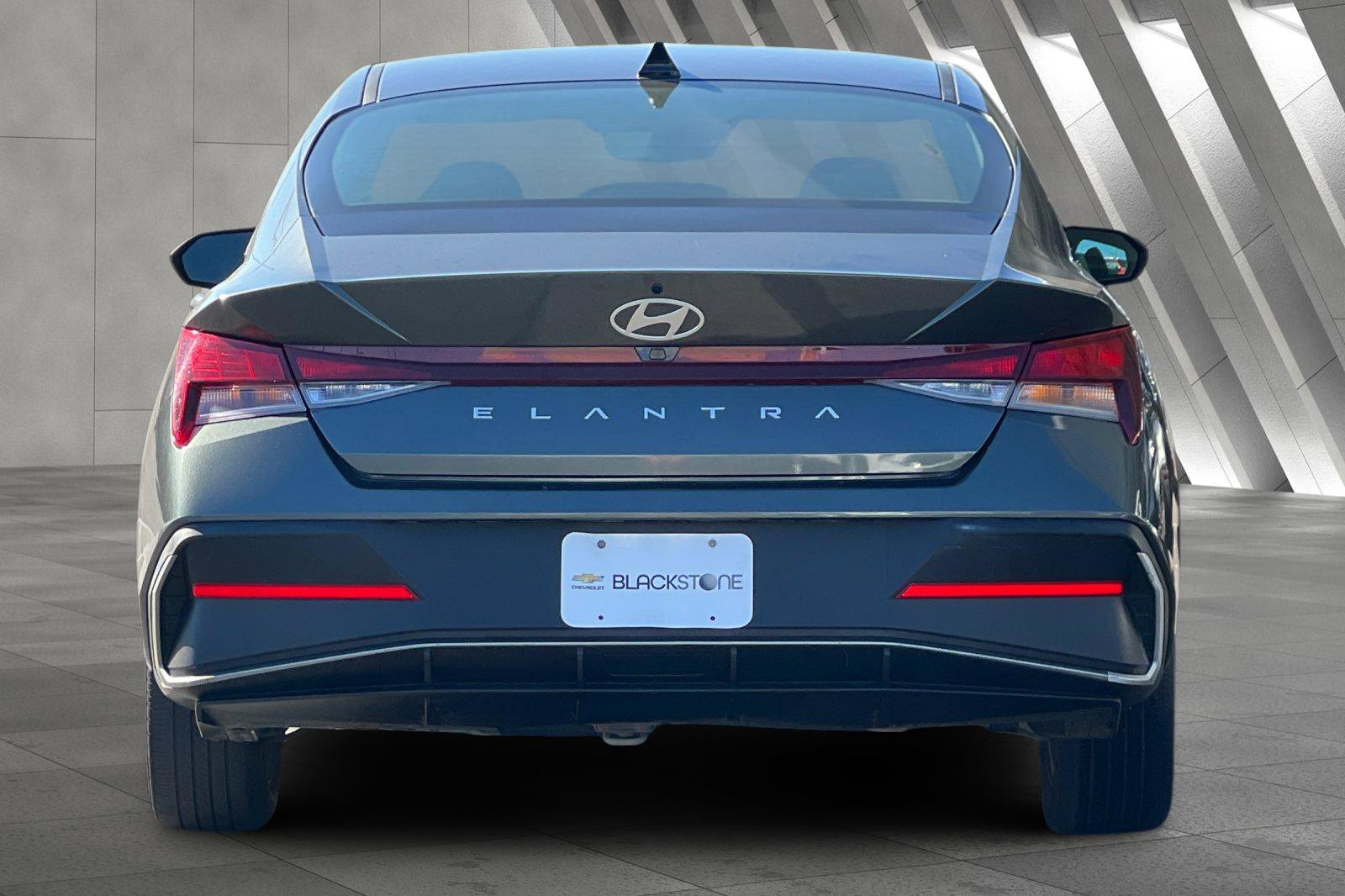 2024 Hyundai Elantra SEL photo 4