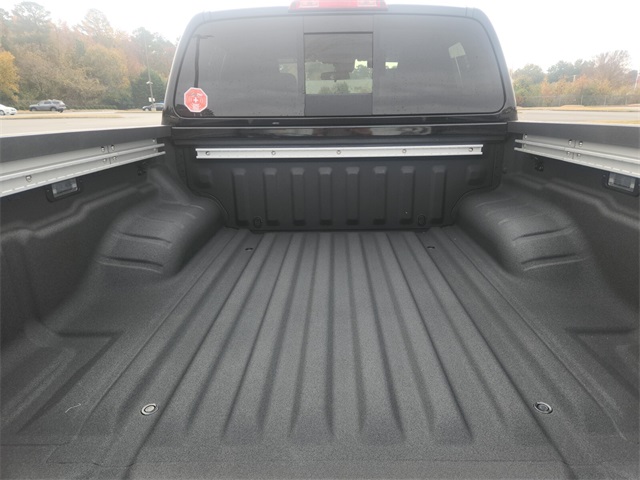 2026 Nissan Frontier Crew Cab SV photo 4
