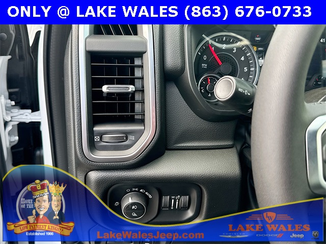 2025 Ram 1500 Big Horn Night Edition photo 8