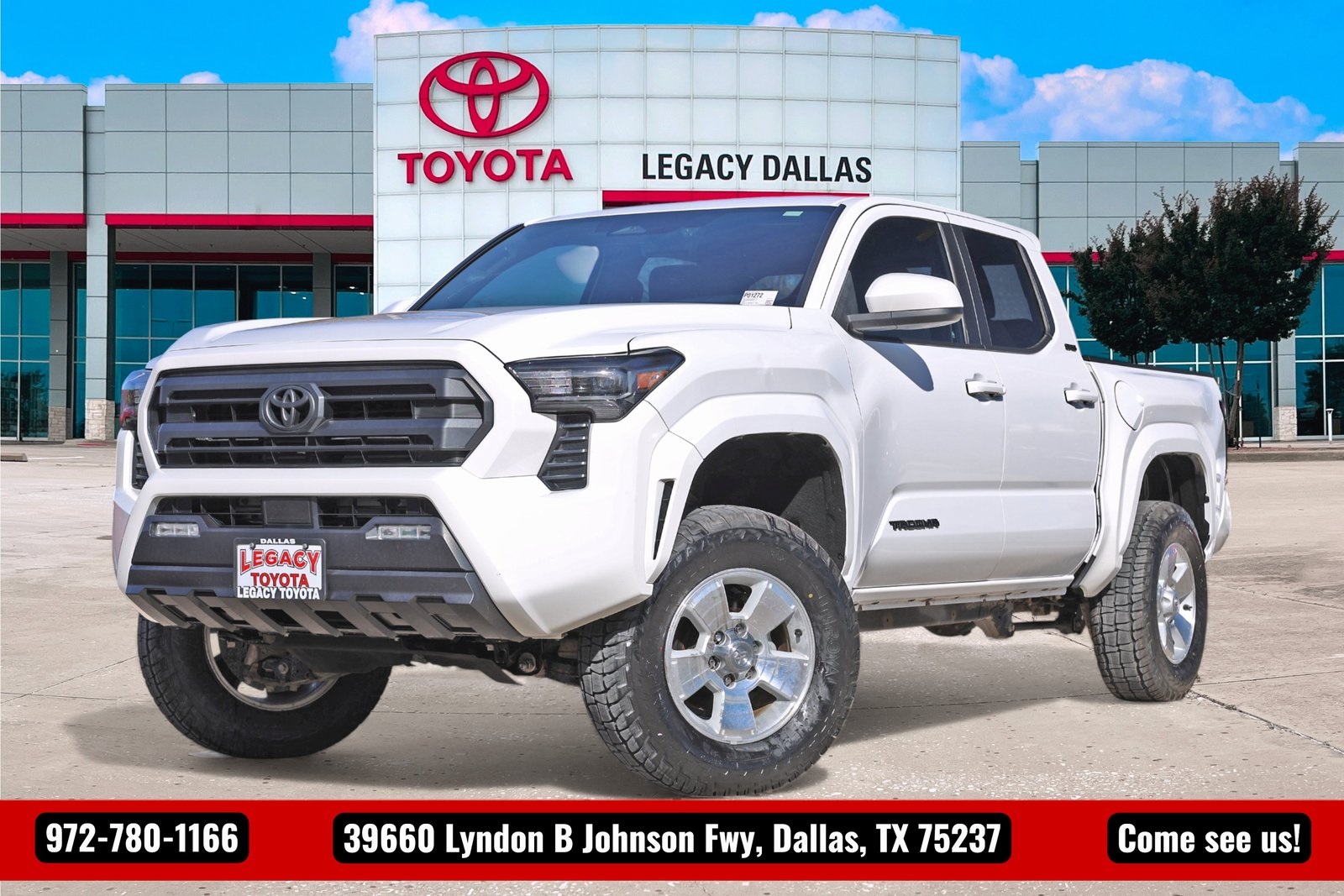 2024 Toyota Tacoma SR5's photo