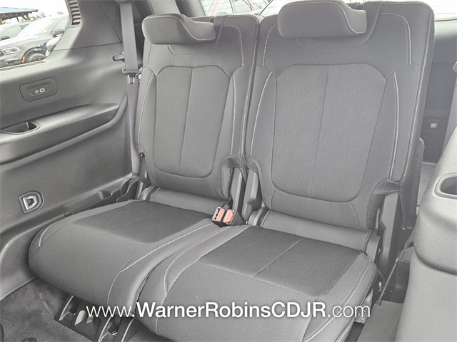 2025 Jeep Grand Cherokee Laredo photo 9