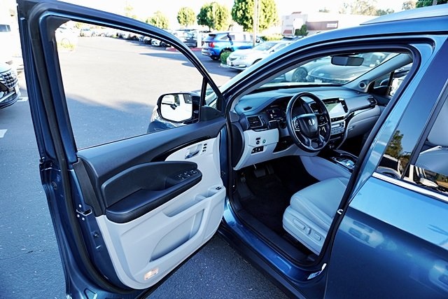 Used 2022 Blue Honda Touring image 38