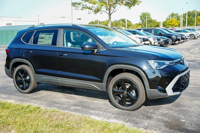 2025 Volkswagen Taos SEL photo 42